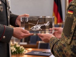 Übergabe - H145M Quader (200 x 100 x 100)_80